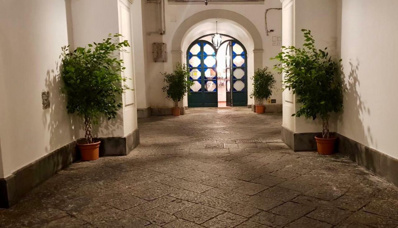 Palazzo Mele Residence Наполи Екстериор снимка